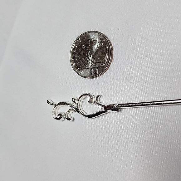 Silver Floral Leaf Hairstyling Stick - Picture 3 of 3